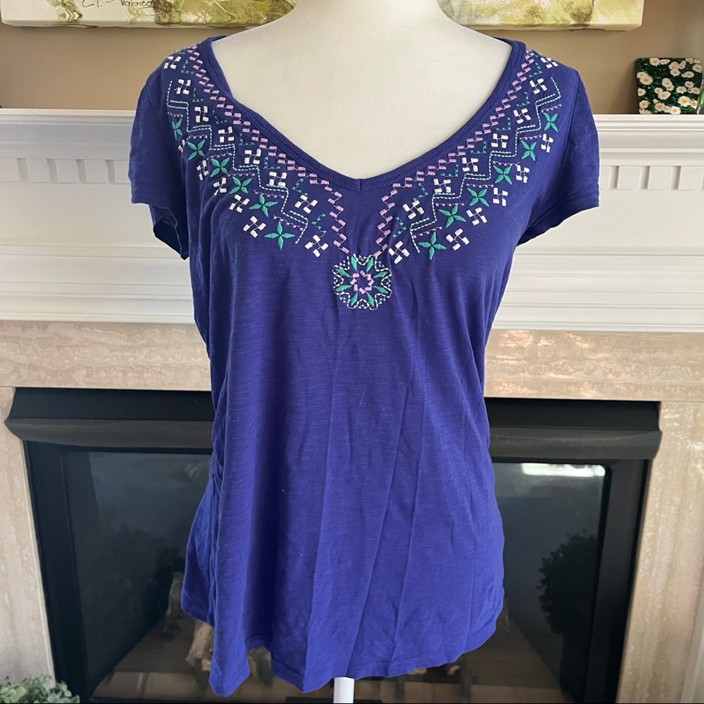 Athleta Women’s Purple V-Neck Embroidered Top